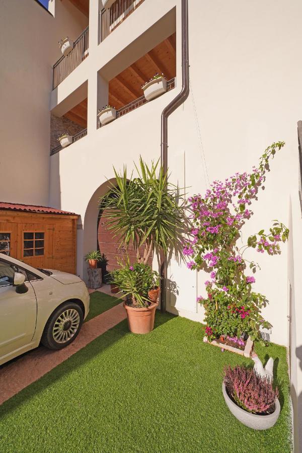 Apartments Villa Bougainville San Felice del Benaco Εξωτερικό φωτογραφία