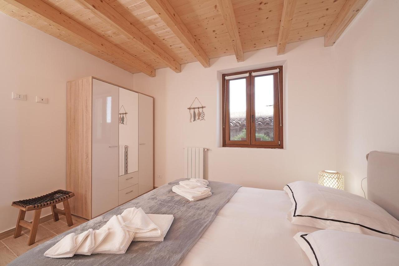 Apartments Villa Bougainville San Felice del Benaco Εξωτερικό φωτογραφία