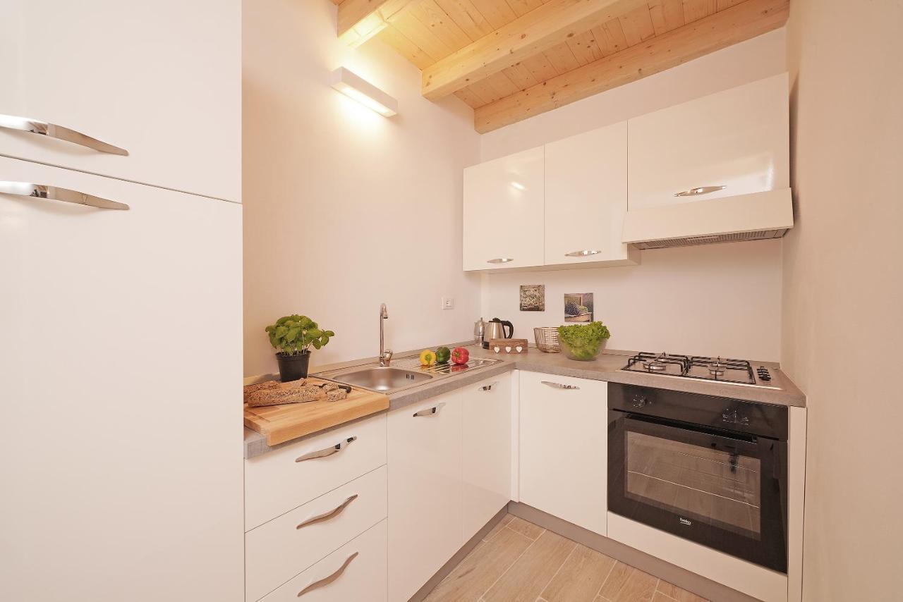 Apartments Villa Bougainville San Felice del Benaco Εξωτερικό φωτογραφία