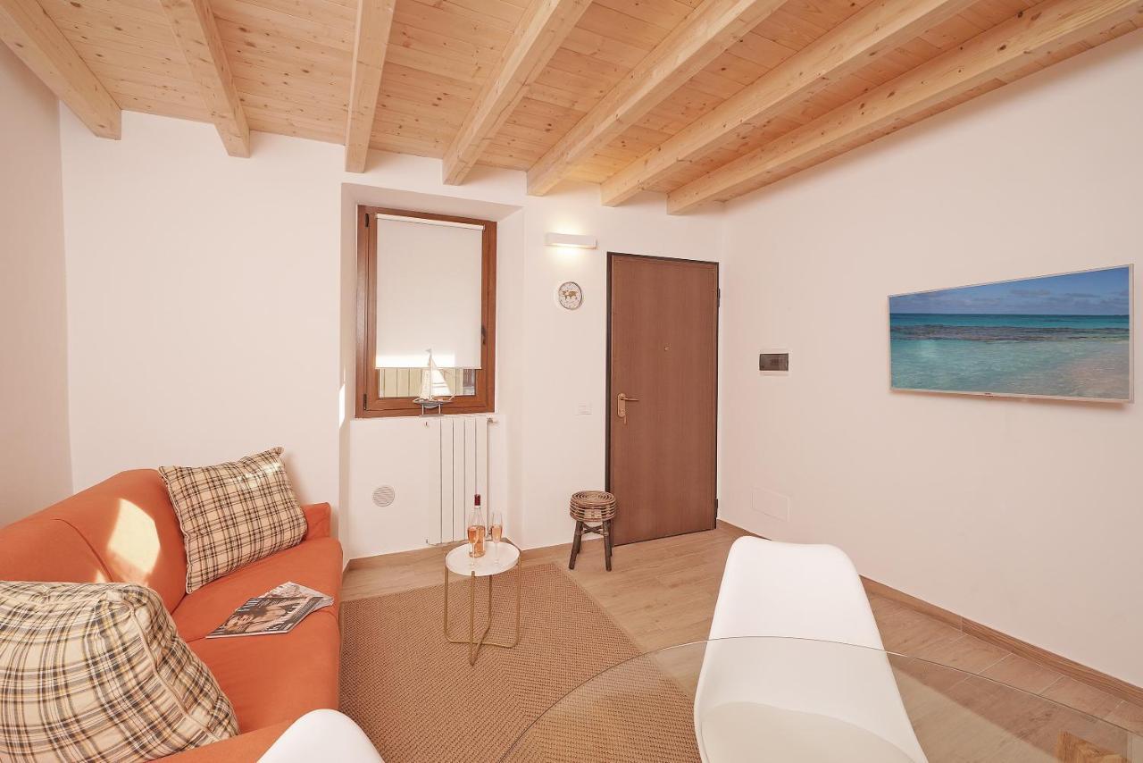 Apartments Villa Bougainville San Felice del Benaco Εξωτερικό φωτογραφία