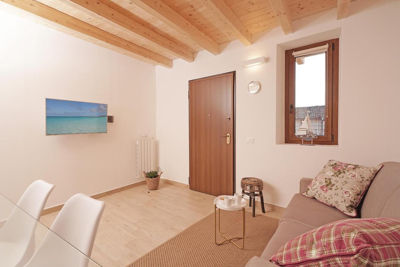 Apartments Villa Bougainville San Felice del Benaco Εξωτερικό φωτογραφία
