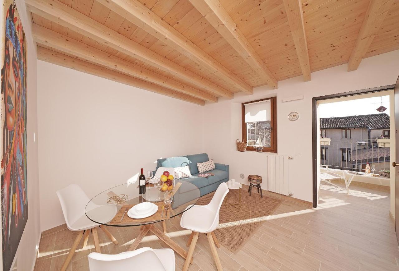 Apartments Villa Bougainville San Felice del Benaco Εξωτερικό φωτογραφία