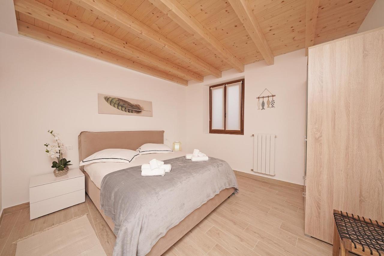 Apartments Villa Bougainville San Felice del Benaco Εξωτερικό φωτογραφία