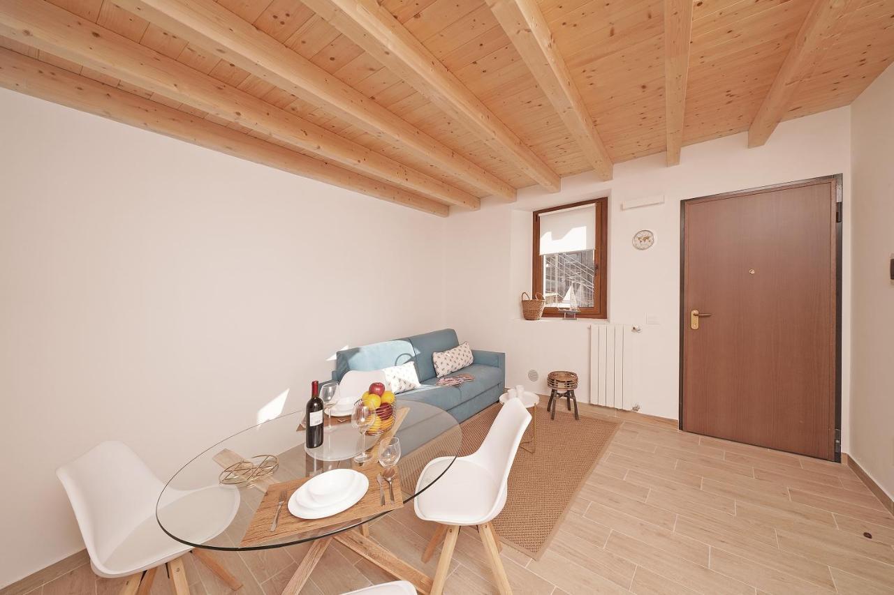 Apartments Villa Bougainville San Felice del Benaco Εξωτερικό φωτογραφία